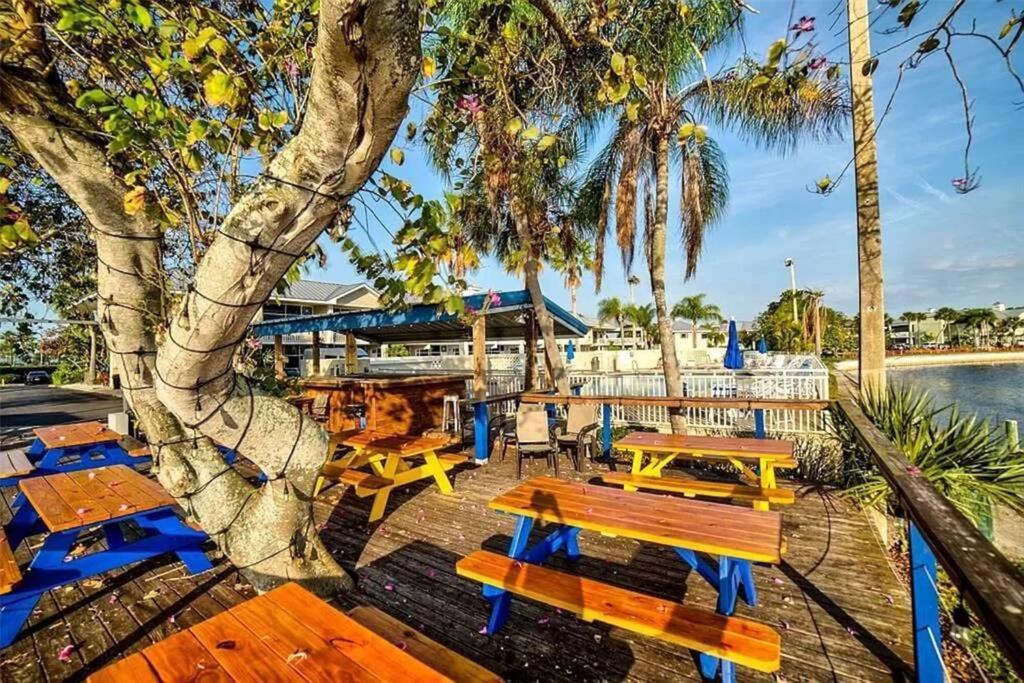 רסקין Manatee, Studio202, Beach Steps Away! Pool+Wifi מראה חיצוני תמונה